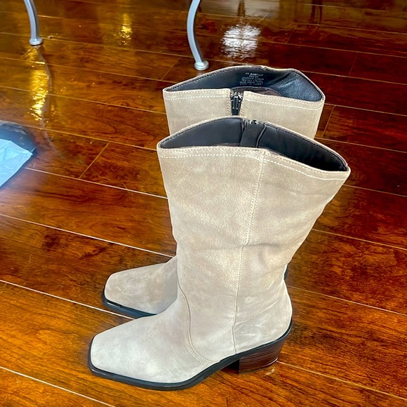 NWT Vince Camuto Babellie Western Boot 9M - Picture 2 of 5